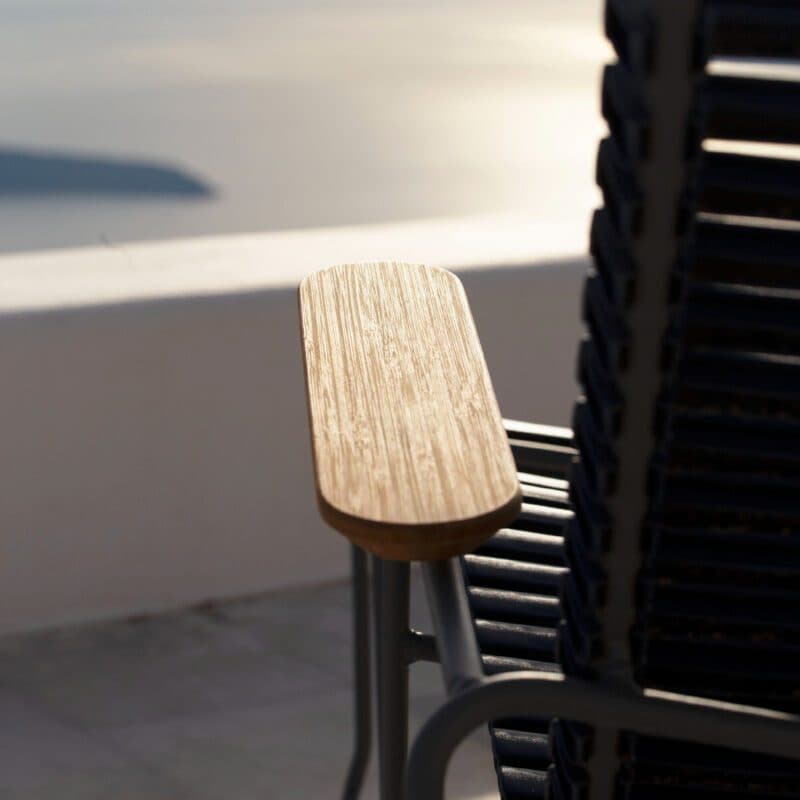 Houe "Click" Sunlounger mit verstellbarer Rückenlehne, Stahlgestell grau, Kunststoff-Lamellen schwarz