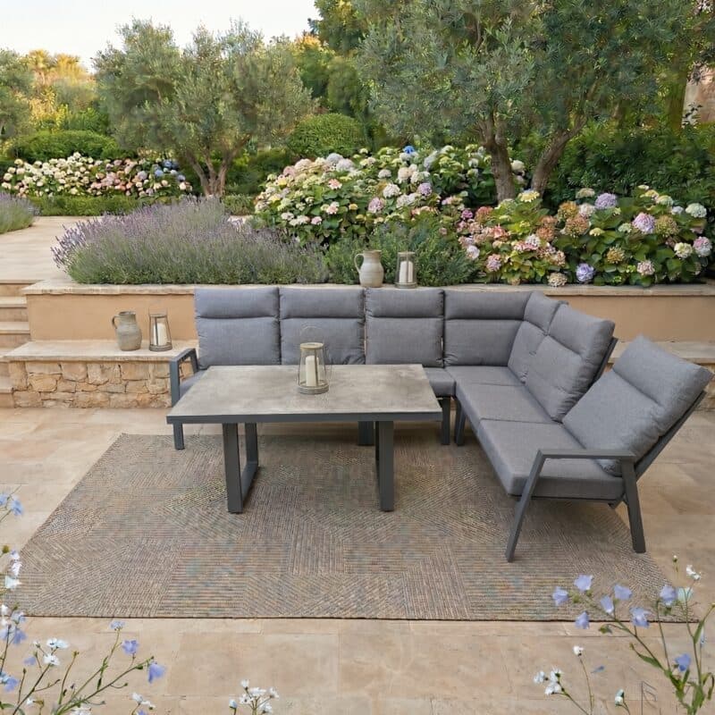 Lesli Living "Ohio" Loungeset & "Murcia" Casual-Diningtisch, Aluminium charcoal, Polster anthrazit, Tischplatte Keramik stone (Bild KI-generiert)