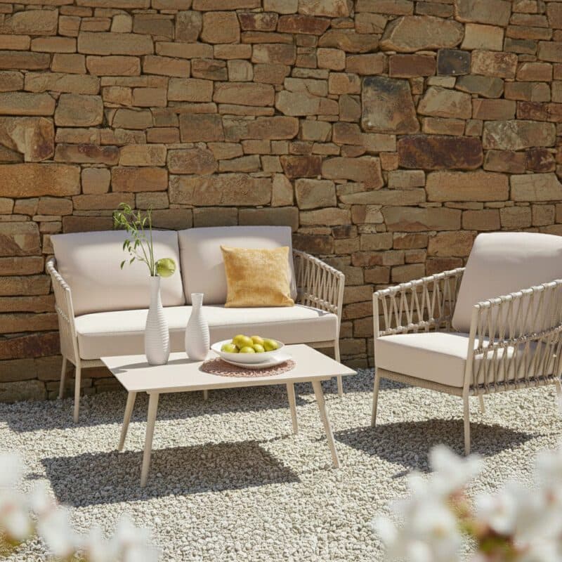 CASA DOMA "Messina" Loungesessel und Loungesofa, Rope fossil, Kissen beige, "Arista" Tisch in Cream (Bild KI-generiert)